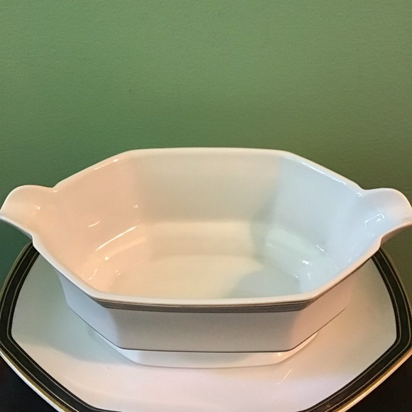 Christopher Stuart Fine China Gravy Boat with Underplate - Picture 6 of 8